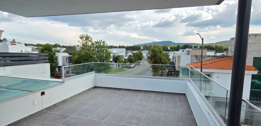 Estrena Casa en Renta, Cto. Bosques 345, Bosques Vallarta