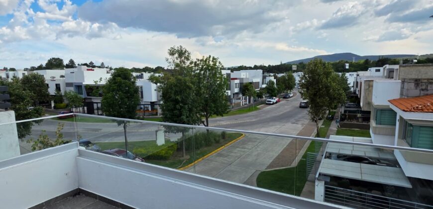 Estrena Casa en Renta, Cto. Bosques 345, Bosques Vallarta