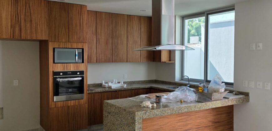 Estrena Casa en Renta, Cto. Bosques 345, Bosques Vallarta
