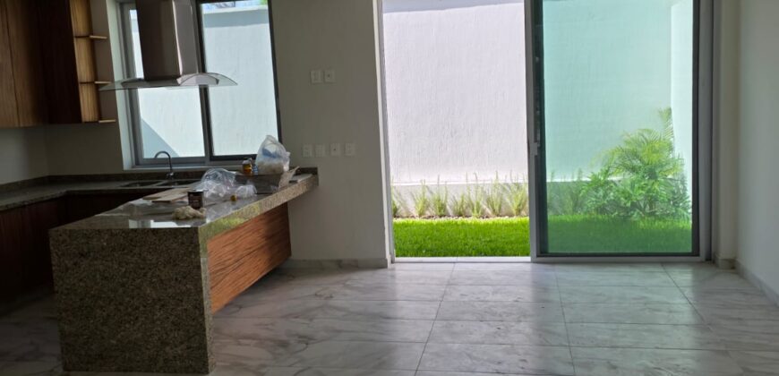Estrena Casa en Renta, Cto. Bosques 345, Bosques Vallarta