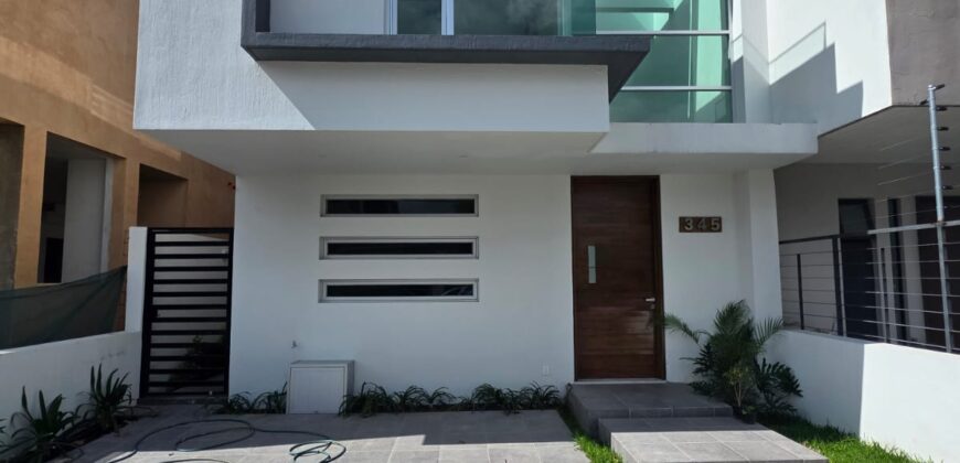 Estrena Casa en Renta, Cto. Bosques 345, Bosques Vallarta