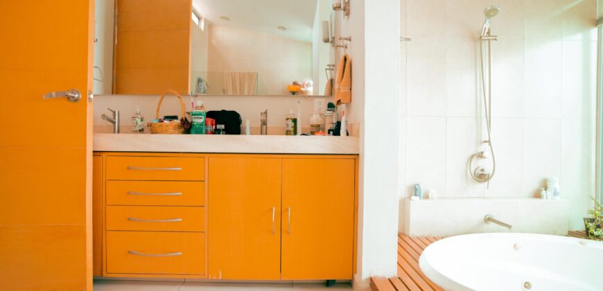 Casa en Venta, Av Sta Margarita  calle Culumus 125, Fracc. Valle Esmeralda