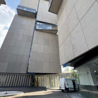 ESPECTACULAR DEPARTAMENTO EN TORRE ZENTRAL PISO 17, CON VISTAS AL CAMPO DE GOLF