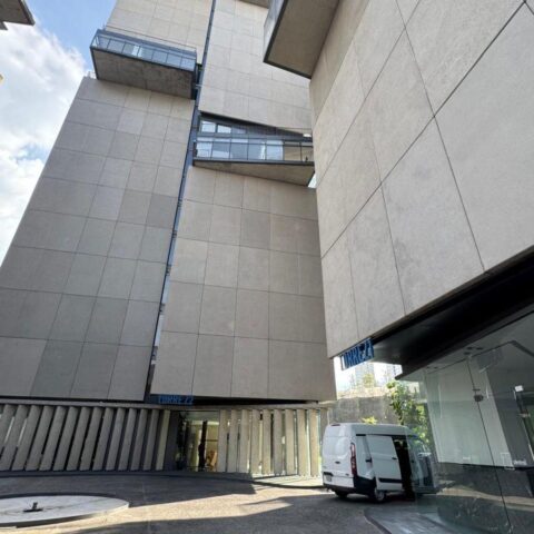 ESPECTACULAR DEPARTAMENTO EN TORRE ZENTRAL PISO 17, CON VISTAS AL CAMPO DE GOLF