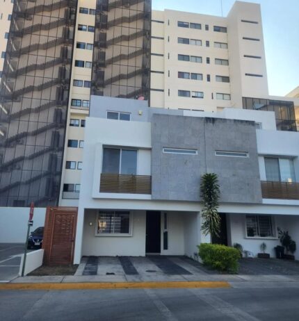 Casa en Venta en REAL DEL CARMEN