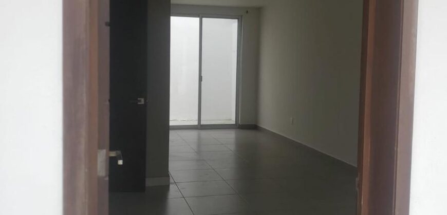 Venta casa en condomio Parques Zapopan